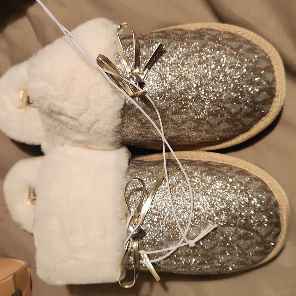 MK Margot gold ✨️ and silver SLIPPERS